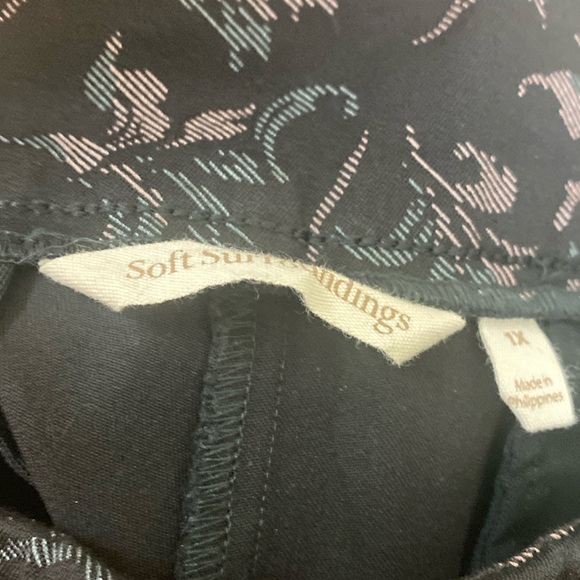 Soft Surroundings women’s plus size 1X floral paisley print stretchy pants - Picture 3 of 6